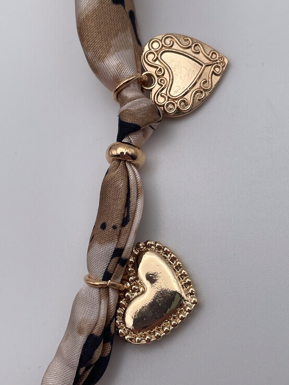 Gold Heart Pendant Scarf Necklace - Beige & Black - Picture 5 of 12